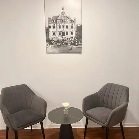 Отель Am Schlossplatz Хехинген
